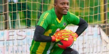 Simon Omossola vers la fin de son aventure avec le FC Saint-Éloi Lupopo