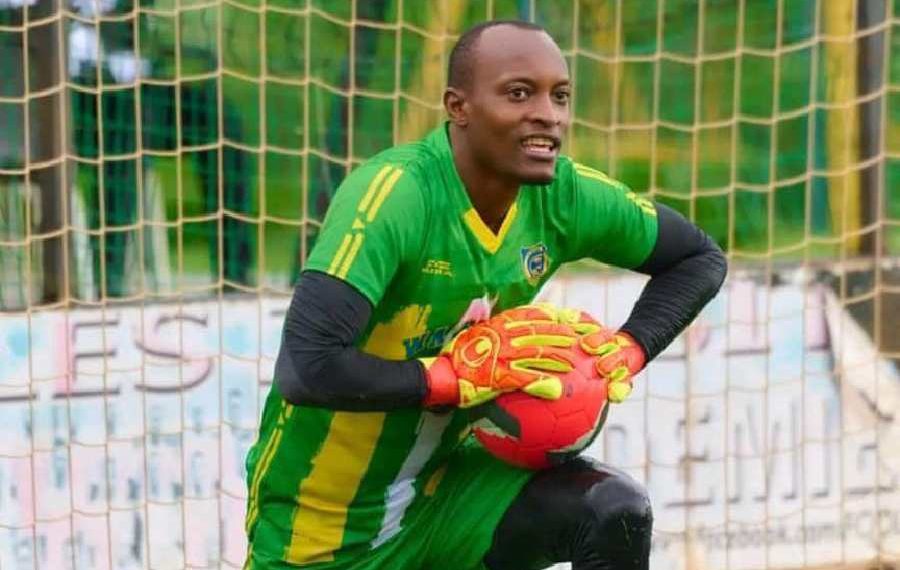 Simon Omossola vers la fin de son aventure avec le FC Saint-Éloi Lupopo